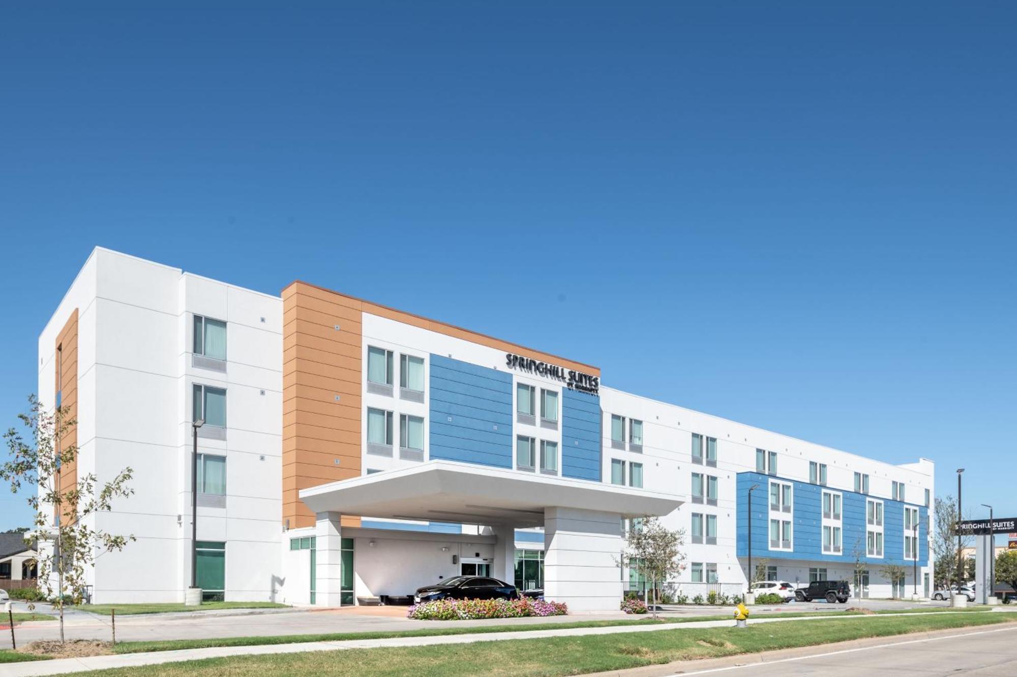 สปริงฮิลล์ สวีท ดัลลัส เซ็นทรัล เอ็กซ์เพรสเวย์ Hotel ภายนอก รูปภาพ