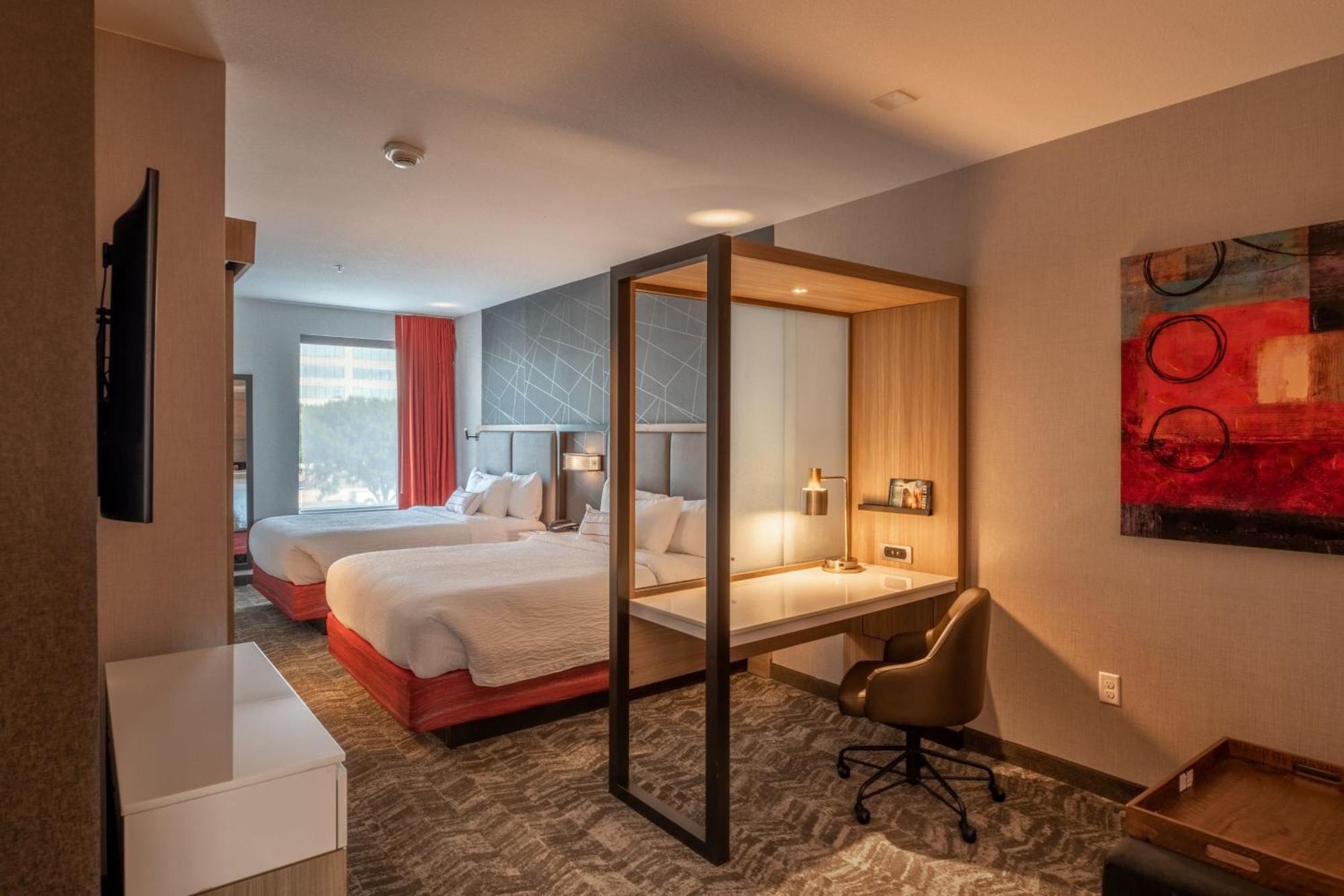 สปริงฮิลล์ สวีท ดัลลัส เซ็นทรัล เอ็กซ์เพรสเวย์ Hotel ภายนอก รูปภาพ